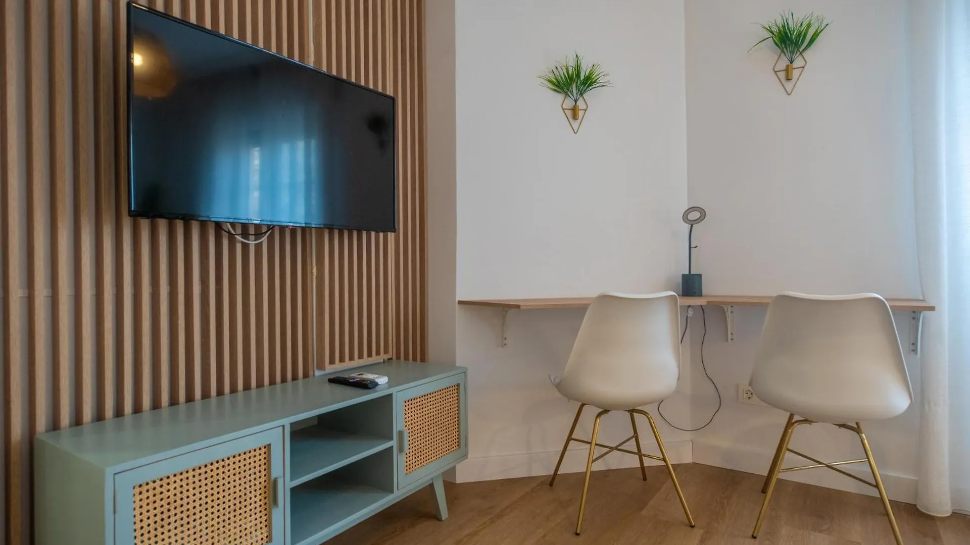 Prensa & Nice Courtyard By Ele Apartments