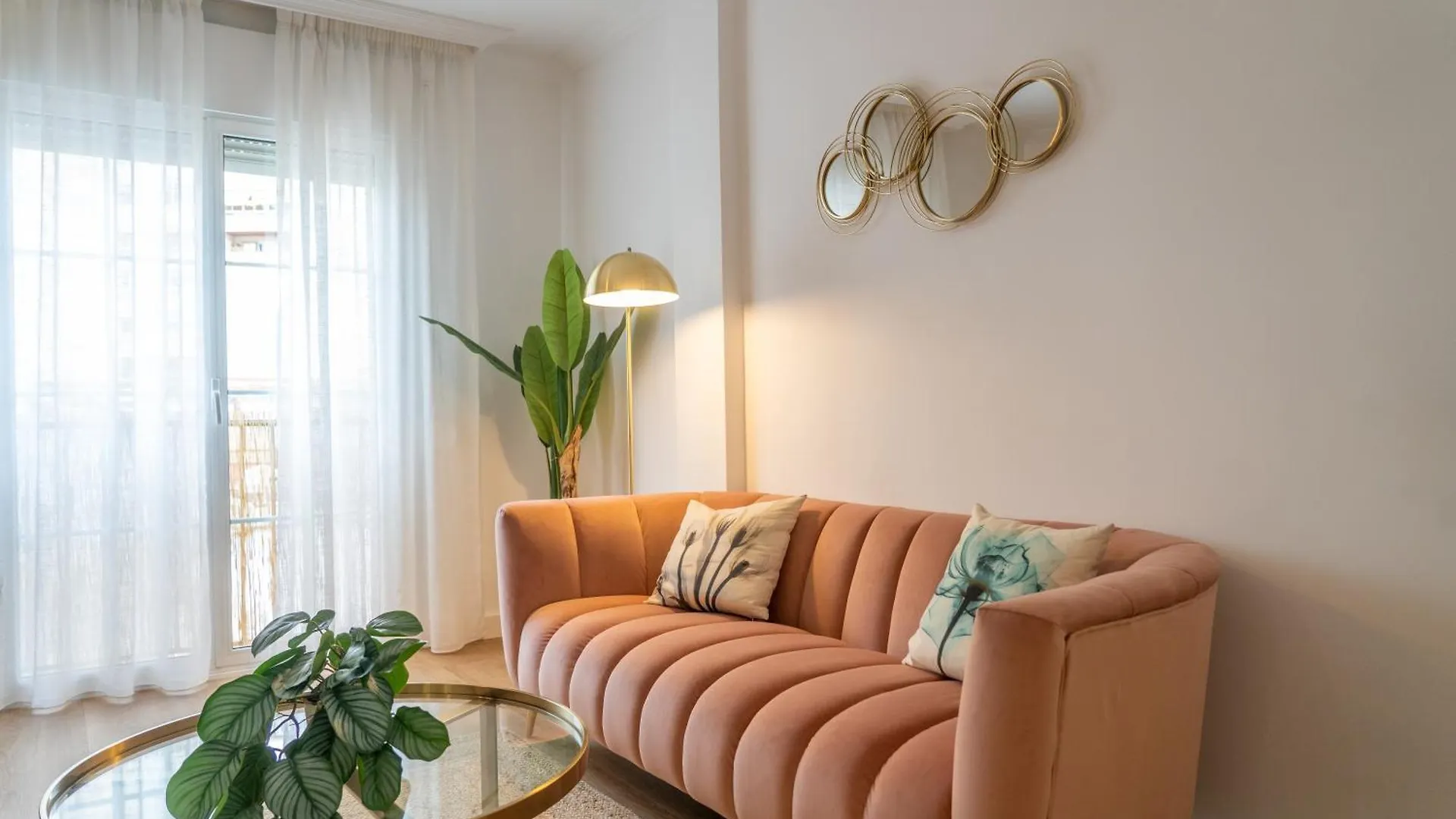 Prensa & Nice Courtyard By Ele Apartments