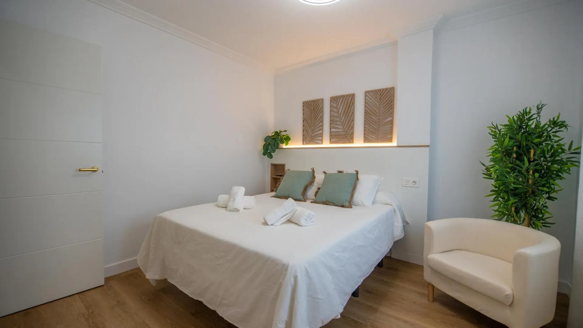 Prensa & Nice Courtyard By Ele Apartments